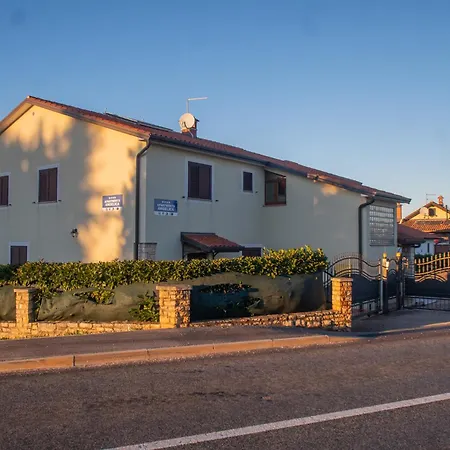 Angelica 2 Apartment *