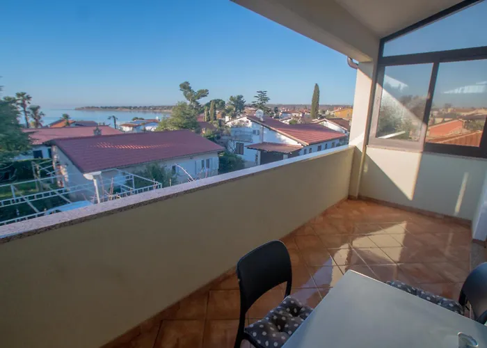 Angelica 2 Apartment