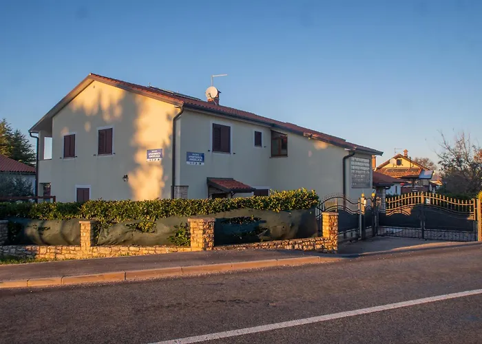 Angelica 2 Apartment *